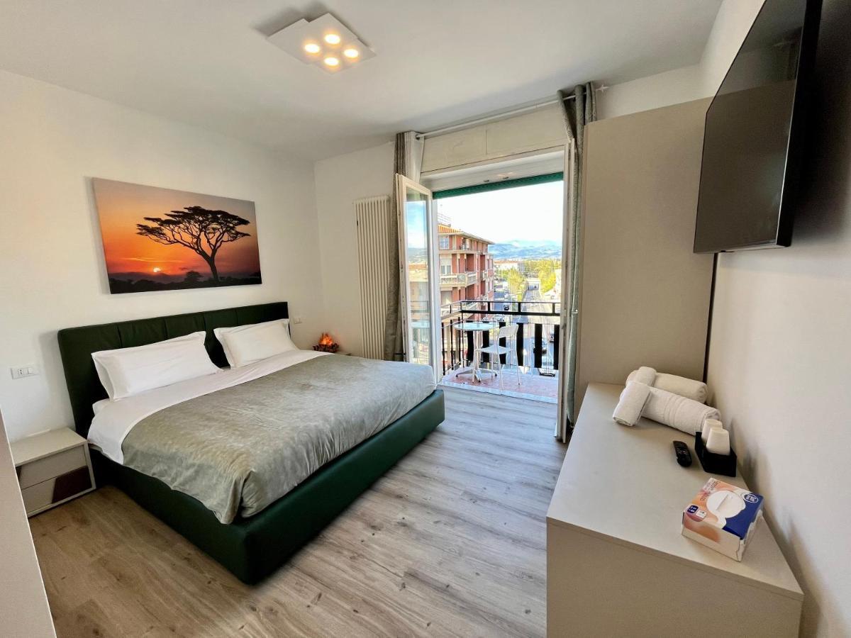 Verona Rooms 109 Екстериор снимка